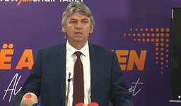 ASH-Sela: MASH ndan bursa vetëm për studentët e gjuhës maqedonase, pse jo edhe për studentët e gjuhës shqipe ASH-Sela: MASH ndan bursa vetëm për studentët e gjuhës maqedonase, pse jo edhe për studentët e gjuhës shqipe