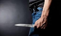 Therje me thikë në Fushë Kosovë, i dyshuari dërgohet në mbajtje Therje me thikë në Fushë Kosovë, i dyshuari dërgohet në mbajtje