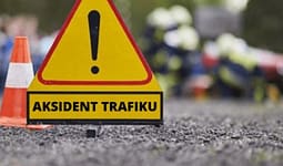 Katër persona të lënduar rëndë nga aksidenti në Xërxë dërgohen në QKUK, një fëmijë i nënshtrohet operimit Katër persona të lënduar rëndë nga aksidenti në Xërxë dërgohen në QKUK, një fëmijë i nënshtrohet operimit