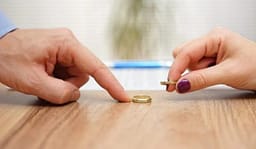 Rritet numri i shkurorëzimeve në Kosovë Rritet numri i shkurorëzimeve në Kosovë