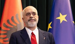 “Flamingot më kanë bërë të mendoj thellë”, Rama nuk heq dorë nga Paketa e Maleve: Do të jetë histori suksesi “Flamingot më kanë bërë të mendoj thellë”, Rama nuk heq dorë nga Paketa e Maleve: Do të jetë histori suksesi