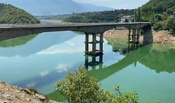 Fierza në rënie nga thatësira, KESH shpenzon 41.5 milionë euro për blerje energjie Fierza në rënie nga thatësira, KESH shpenzon 41.5 milionë euro për blerje energjie