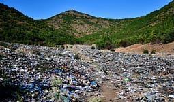 Dimitrijeviq: Zona përreth burimit nga i cili furnizohet me ujë Shkupi dhe 25% e qytetarëve të Maqedonisë është varrosur në një deponi Dimitrijeviq: Zona përreth burimit nga i cili furnizohet me ujë Shkupi dhe 25% e qytetarëve të Maqedonisë është varrosur në një deponi