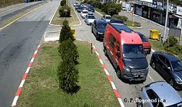 Pritje deri në tre orë në pikat kufitare Bogorodicë dhe Dojran, fluks i shtuar i automjeteve edhe në Tabanocë Pritje deri në tre orë në pikat kufitare Bogorodicë dhe Dojran, fluks i shtuar i automjeteve edhe në Tabanocë