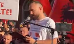 “Protestojmë sërish se nuk morëm përgjigje, por vetëm heshtje” – Studentët kërkojnë dorëheqjen e ministrit të Drejtësisë “Protestojmë sërish se nuk morëm përgjigje, por vetëm heshtje” – Studentët kërkojnë dorëheqjen e ministrit të Drejtësisë