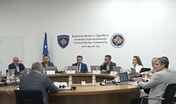 KQZ certifikon 3 koalicione dhe një kandidat të pavarur, refuzon 2 subjekte KQZ certifikon 3 koalicione dhe një kandidat të pavarur, refuzon 2 subjekte