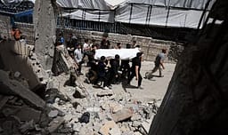 Sulmet izraelite vrasin pesë persona në Gaza, thonë mjekët Sulmet izraelite vrasin pesë persona në Gaza, thonë mjekët