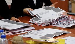 Vazhdon verifikimi dhe numërimi i votave në Prishtinë Vazhdon verifikimi dhe numërimi i votave në Prishtinë