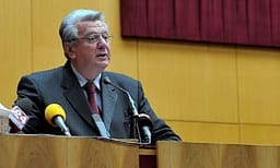 Kambovski, studentëve: Provimi i jurisprudencës mund të jepet shqip, por duhet njohuri e përsosur e maqedonishtes Kambovski, studentëve: Provimi i jurisprudencës mund të jepet shqip, por duhet njohuri e përsosur e maqedonishtes