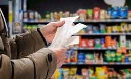 Kosovarët në prillin e këtij viti, sipas ASK, i kanë blerë gjërat më shtrenjtë për 7,5 % krahasuar me vitin e kaluar Kosovarët në prillin e këtij viti, sipas ASK, i kanë blerë gjërat më shtrenjtë për 7,5 % krahasuar me vitin e kaluar
