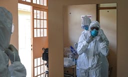 Kreu i OBSH paralajmëron: Epidemia e Ebolës do të përkeqësohet Kreu i OBSH paralajmëron: Epidemia e Ebolës do të përkeqësohet