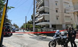 Tragjedia në Greqi, humb jetën edhe 17-vjeçarja e dytë që u hodh nga tarraca e pallatit me shoqen e saj Tragjedia në Greqi, humb jetën edhe 17-vjeçarja e dytë që u hodh nga tarraca e pallatit me shoqen e saj