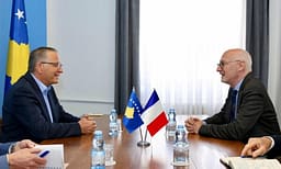 Hamza pret në takim ambasadorin francez, flasin për përgatitjet drejt zgjedhjeve të 7 qershorit Hamza pret në takim ambasadorin francez, flasin për përgatitjet drejt zgjedhjeve të 7 qershorit