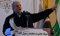 Presidenti i Iranit e pranon: Nevojitet një ndryshim në qeverisje Presidenti i Iranit e pranon: Nevojitet një ndryshim në qeverisje
