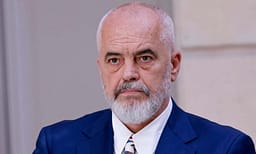 Protestat në Tiranë, Rama: Lëreni Albin Kurtin jashtë kësaj çorbe të neveritshme, ai nuk gjykon si sallahanet e LVV-së Protestat në Tiranë, Rama: Lëreni Albin Kurtin jashtë kësaj çorbe të neveritshme, ai nuk gjykon si sallahanet e LVV-së