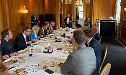 Kandidatja e Listës Serbe takon parlamentarët zviceranë, përpiqet t’i dezinformojë për pozitën e serbëve në Kosovë Kandidatja e Listës Serbe takon parlamentarët zviceranë, përpiqet t’i dezinformojë për pozitën e serbëve në Kosovë