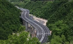 Të dielën nuk ka kufizim të qarkullimit të automjeteve me mbi 20 tonë Të dielën nuk ka kufizim të qarkullimit të automjeteve me mbi 20 tonë