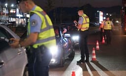 Refuzoi ta bënte testin e alkoolit, sulmoi policinë – arrestohet i dyshuari në Mitrovicën e Veriut Refuzoi ta bënte testin e alkoolit, sulmoi policinë – arrestohet i dyshuari në Mitrovicën e Veriut