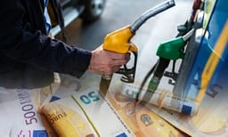 Bie për pak centë çmimi i naftës Bie për pak centë çmimi i naftës