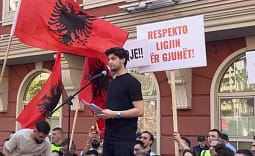 Nesër sërish do të protestohet në Shkup, Ademi fton sportistët, artistët dhe figurat publike të bashkohen me studentët Nesër sërish do të protestohet në Shkup, Ademi fton sportistët, artistët dhe figurat publike të bashkohen me studentët