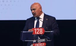 Tubimi në Gjakovë, Gjini kritika Kurtit: Jo metodave komuniste të mbijetesës, kush s’e do Amerikën s’e do as Kosovën Tubimi në Gjakovë, Gjini kritika Kurtit: Jo metodave komuniste të mbijetesës, kush s’e do Amerikën s’e do as Kosovën