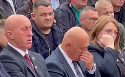 Haradinaj e Gjini s’mund t’i ndalin lotët në përvjetorin e dëshmorëve në Jabllanicë Haradinaj e Gjini s’mund t’i ndalin lotët në përvjetorin e dëshmorëve në Jabllanicë