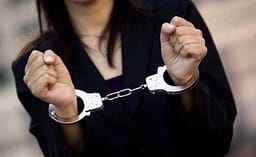 Arrestohet një grua në Gjakovë, dyshohet se sulmoi fizikisht të dashurin e saj Arrestohet një grua në Gjakovë, dyshohet se sulmoi fizikisht të dashurin e saj