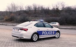 Dëmtohet vetura zyrtare e gjykatëses në Prishtinë, policia nis hetimet Dëmtohet vetura zyrtare e gjykatëses në Prishtinë, policia nis hetimet