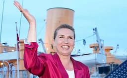 Mette Frederiksen e Danimarkës do ta formojë qeverinë pas disa muajsh negociata Mette Frederiksen e Danimarkës do ta formojë qeverinë pas disa muajsh negociata