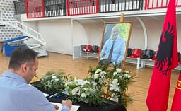 Konjufca shkon për ngushëllime në familjen Jashari: Sahiti do të mbetet në kujtesën e kombit Konjufca shkon për ngushëllime në familjen Jashari: Sahiti do të mbetet në kujtesën e kombit