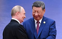 Vladimir Putin pritet të mbërrijë në Pekin për vizitë shtetërore menjëherë pas largimit të Trumpit Vladimir Putin pritet të mbërrijë në Pekin për vizitë shtetërore menjëherë pas largimit të Trumpit