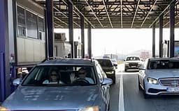 Kosovarët për Bajram drejt Shqipërisë, rritje e fluksit në Morinë Kosovarët për Bajram drejt Shqipërisë, rritje e fluksit në Morinë