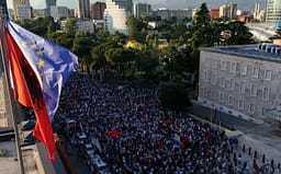 Euronews: Protesta përplas Shqipërinë me Iranin Euronews: Protesta përplas Shqipërinë me Iranin