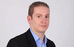 Maskirovka ballkanike: Pse “distancimi” i Moskës është vetëm një operacion për mbijetesën e regjimit të Vuçiçit Maskirovka ballkanike: Pse “distancimi” i Moskës është vetëm një operacion për mbijetesën e regjimit të Vuçiçit