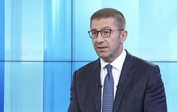 Mickoski: Qeveria e mëparshme nënshkroi kapitullim duke pranuar kërkesat bullgare, nuk do t’i nënshtrohem shantazheve Mickoski: Qeveria e mëparshme nënshkroi kapitullim duke pranuar kërkesat bullgare, nuk do t’i nënshtrohem shantazheve