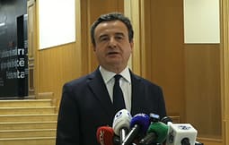 Afati për konstituimin e Kuvendit skadon nesër, Kurti thotë se seanca s’mund të vazhdojë pa e zgjidhur çështjen e Presidentit Afati për konstituimin e Kuvendit skadon nesër, Kurti thotë se seanca s’mund të vazhdojë pa e zgjidhur çështjen e Presidentit