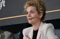 Kusari: Është mirë që në fushata të qëndrojmë larg diskutimeve për tema që përdoren vetëm për të fituar vota Kusari: Është mirë që në fushata të qëndrojmë larg diskutimeve për tema që përdoren vetëm për të fituar vota