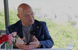 “Jam i lumtur që s’kam mungu n’luftë”, Ardian Gjini rrëfen për herë të parë për kohën e luftës sa ishte ushtar “Jam i lumtur që s’kam mungu n’luftë”, Ardian Gjini rrëfen për herë të parë për kohën e luftës sa ishte ushtar