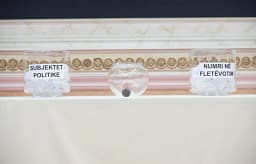 Ja kur planifikohet tërheqja e shortit për renditjen e subjekteve politike në fletëvotimin e zgjedhjeve të 7 qershorit Ja kur planifikohet tërheqja e shortit për renditjen e subjekteve politike në fletëvotimin e zgjedhjeve të 7 qershorit