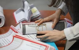 Sllovenët e marrin përsëri tenderin për shtypjen e fletëvotimeve zgjedhore, kaq është vlera Sllovenët e marrin përsëri tenderin për shtypjen e fletëvotimeve zgjedhore, kaq është vlera