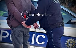 Arrestohet në Gjakovë një i kërkuar nga Interpol-i për vjedhje të rëndë Arrestohet në Gjakovë një i kërkuar nga Interpol-i për vjedhje të rëndë