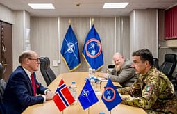 KFOR-i pret ambasadorin norvegjez, diskutojnë për sigurinë në Kosovë KFOR-i pret ambasadorin norvegjez, diskutojnë për sigurinë në Kosovë