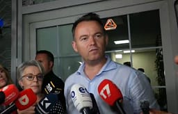 Peci: Presim votat e mërgatës, koalicioni LVV i ka votat e mjaftueshme për ta bërë qeverinë Peci: Presim votat e mërgatës, koalicioni LVV i ka votat e mjaftueshme për ta bërë qeverinë