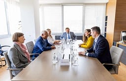 Abdixhiku takon Costan: Kosova duhet të ecë drejt integrimit evropian Abdixhiku takon Costan: Kosova duhet të ecë drejt integrimit evropian