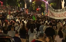 Dita e 10-të e protestave në Shqipëri, kërkohet shfuqizimi i tre ligjeve Dita e 10-të e protestave në Shqipëri, kërkohet shfuqizimi i tre ligjeve