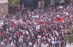 Planet për ndërtimet në Zvërnec, protesta në Tiranë hyn në ditën e 11-të Planet për ndërtimet në Zvërnec, protesta në Tiranë hyn në ditën e 11-të