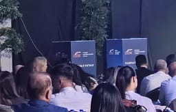 Nis votimi në LDK pro apo kundër shkarkimit të Lumir Abdixhikut Nis votimi në LDK pro apo kundër shkarkimit të Lumir Abdixhikut