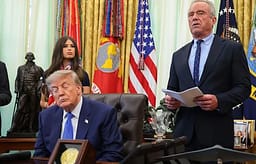Më pak vaksina për fëmijët, Donald Trump firmos urdhrin, ja çfarë parashikon Më pak vaksina për fëmijët, Donald Trump firmos urdhrin, ja çfarë parashikon