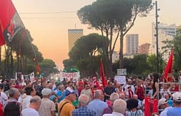 Protesta në Shqipëri hyn në ditën e 65-të, protestohet para Kryeministrisë Protesta në Shqipëri hyn në ditën e 65-të, protestohet para Kryeministrisë