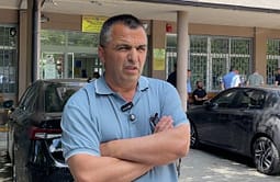 17 vjet burgim Bleon Dibranit për vrasjen në Vushtrri, familjarët e viktimës të pakënaqur me vendimin e gjykatës 17 vjet burgim Bleon Dibranit për vrasjen në Vushtrri, familjarët e viktimës të pakënaqur me vendimin e gjykatës